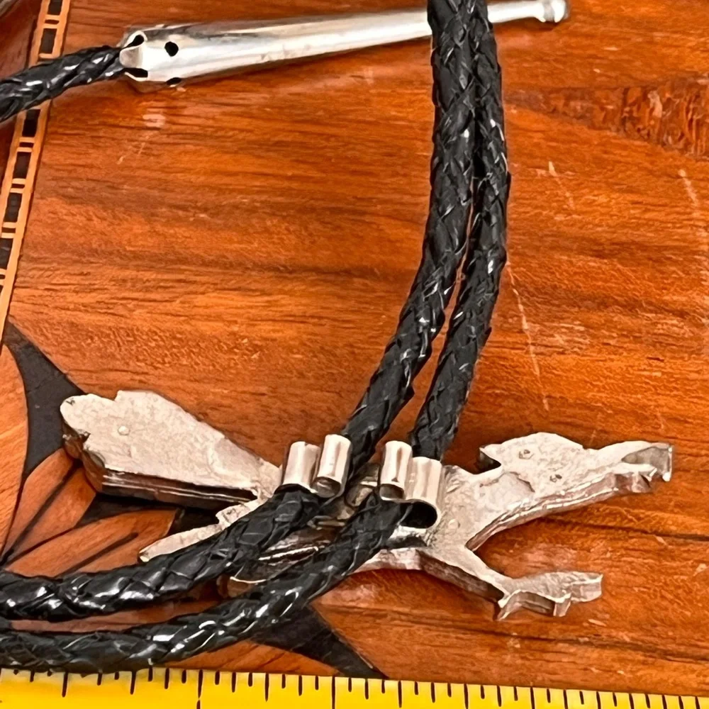 VTG Southwestern Roadrunner Enamel Bolo Tie Black Braided Cord 28” - Picture 6 of 6